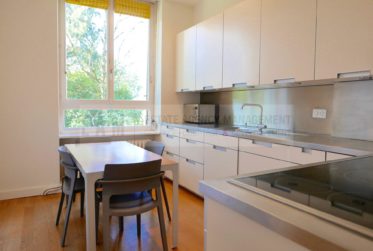 12 Zimmer Haus, Villa