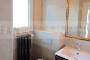 10 Rooms House, Villa