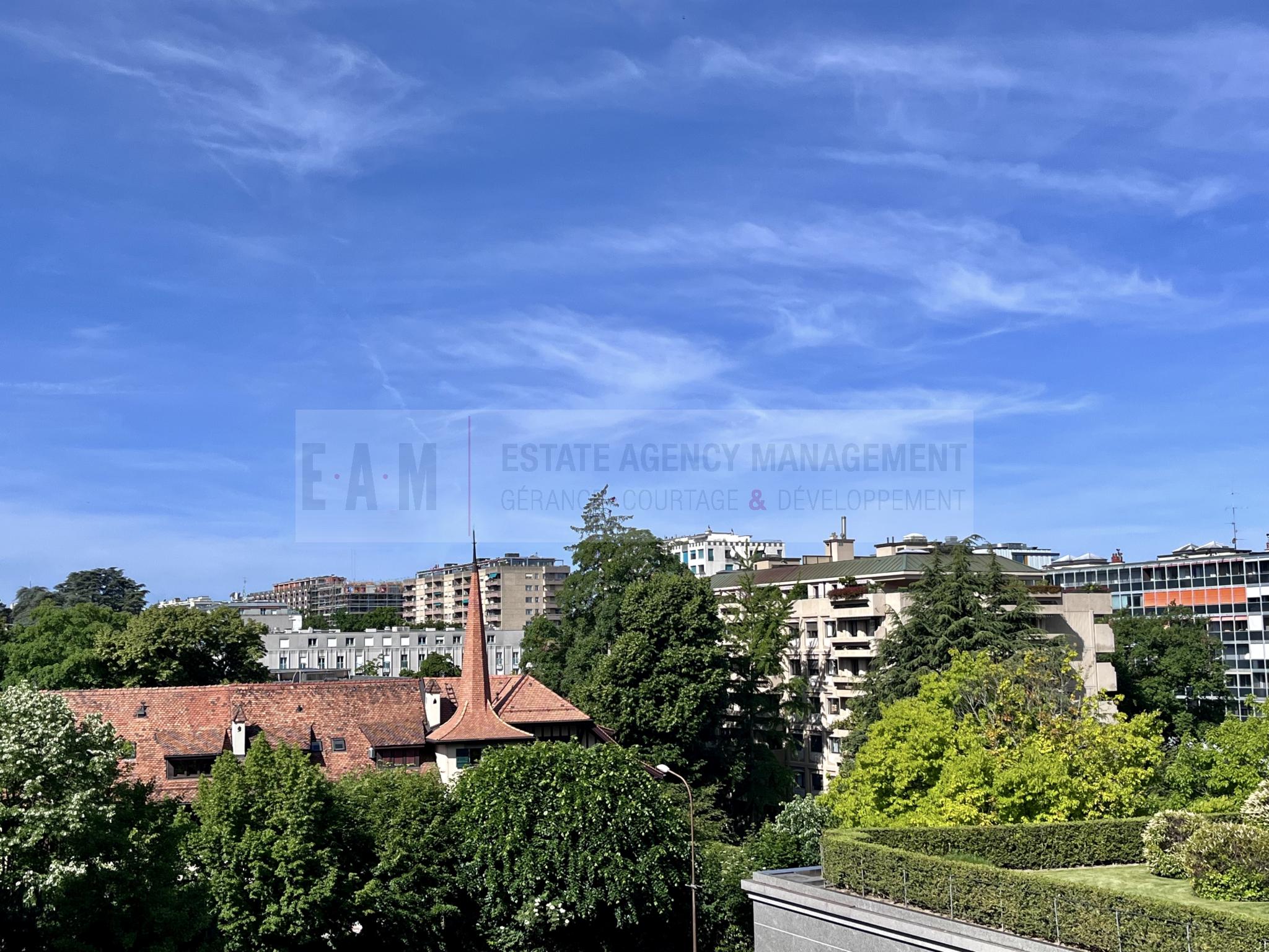 Objet rare au coeur de Florissant / Prestigious address