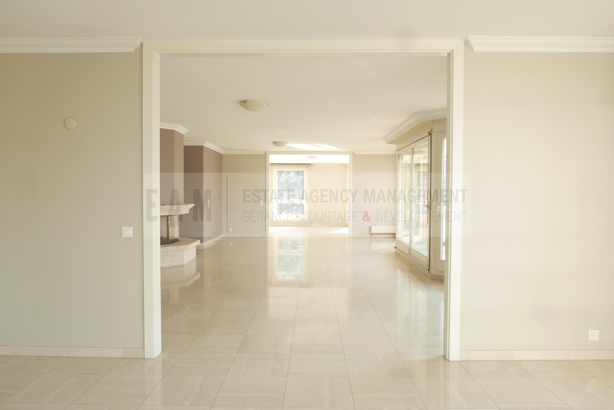 9 Zimmer Wohnung, Durchgangswohnung